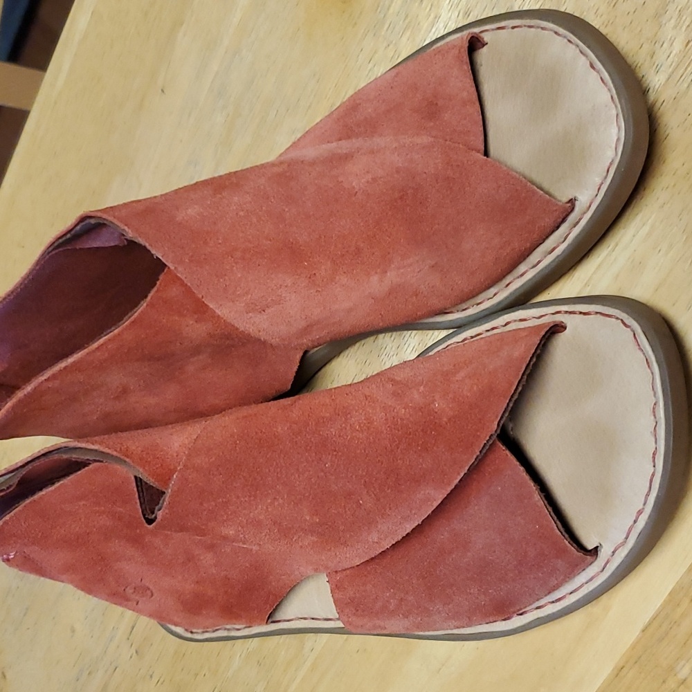 Red seude Born shoes. Gently used. Size 6